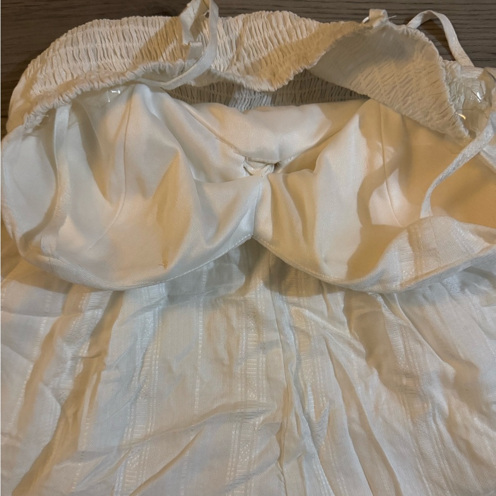 White Front Bow Patterned Romper (XS) - Picture 7 of 10